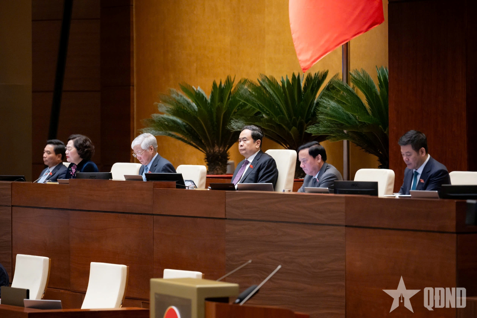 Đại biểu Quốc hội cảnh báo tín dụng “chảy sai chỗ”, đề xuất siết đầu cơ bất động sản